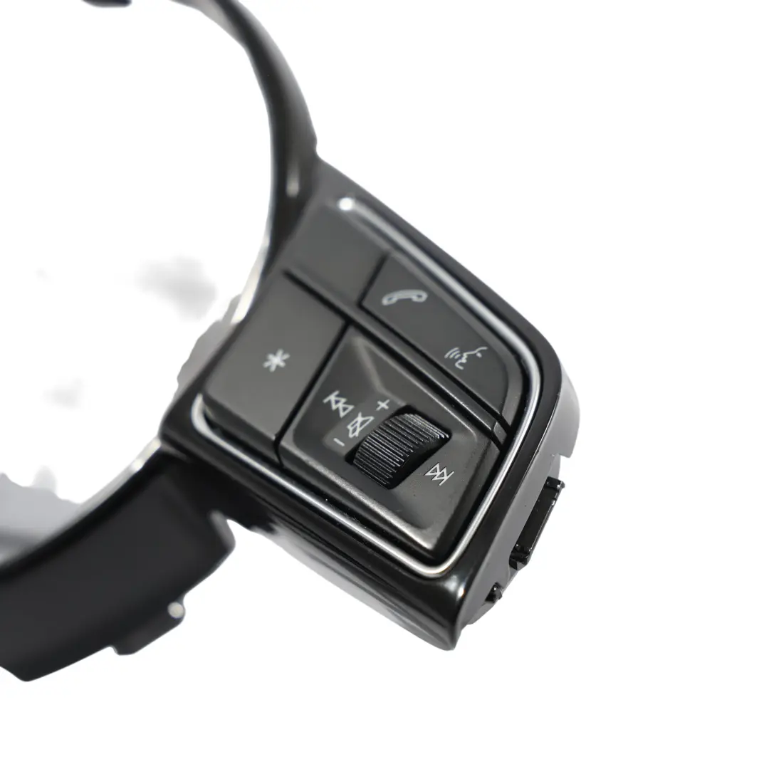 8Y Przyciski Multifunkcji Kierownicy Ramka do Audi A1 GB A3 o numerze 82A951523A Audi A1 GB A3 8Y Przyciski Multifunkcji Kierownicy Ramka - SKU 82A951523A - Numer Części 82A951523A