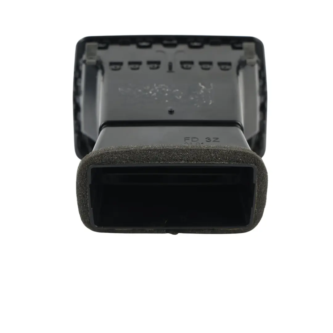 RSQ3 F3 Griglia Bocchetta Aria Console Centrale Posteriore per Audi con numero di parte 83A819203A Audi RSQ3 F3 Griglia Bocchetta Aria Console Centrale Posteriore - SKU 83A819203A - Numero di parte 83A819203A