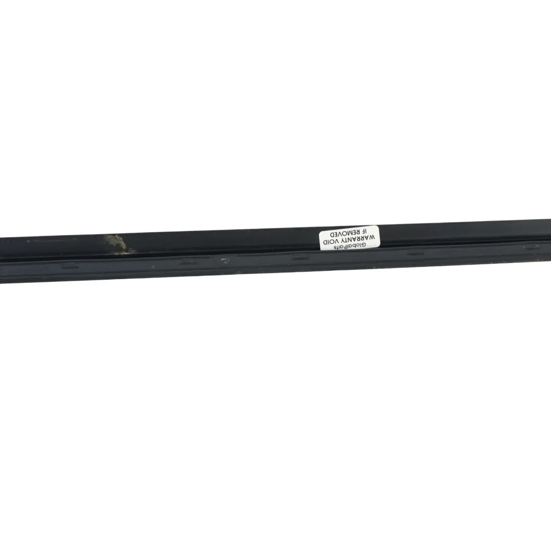 RSQ3 F3 Guarnizione Deflettore Acqua Parabrezza Sinistra per Audi con numero di parte 83F854328C Audi RSQ3 F3 Guarnizione Deflettore Acqua Parabrezza Sinistra - SKU 83F854328C - Numero di parte 83F854328C