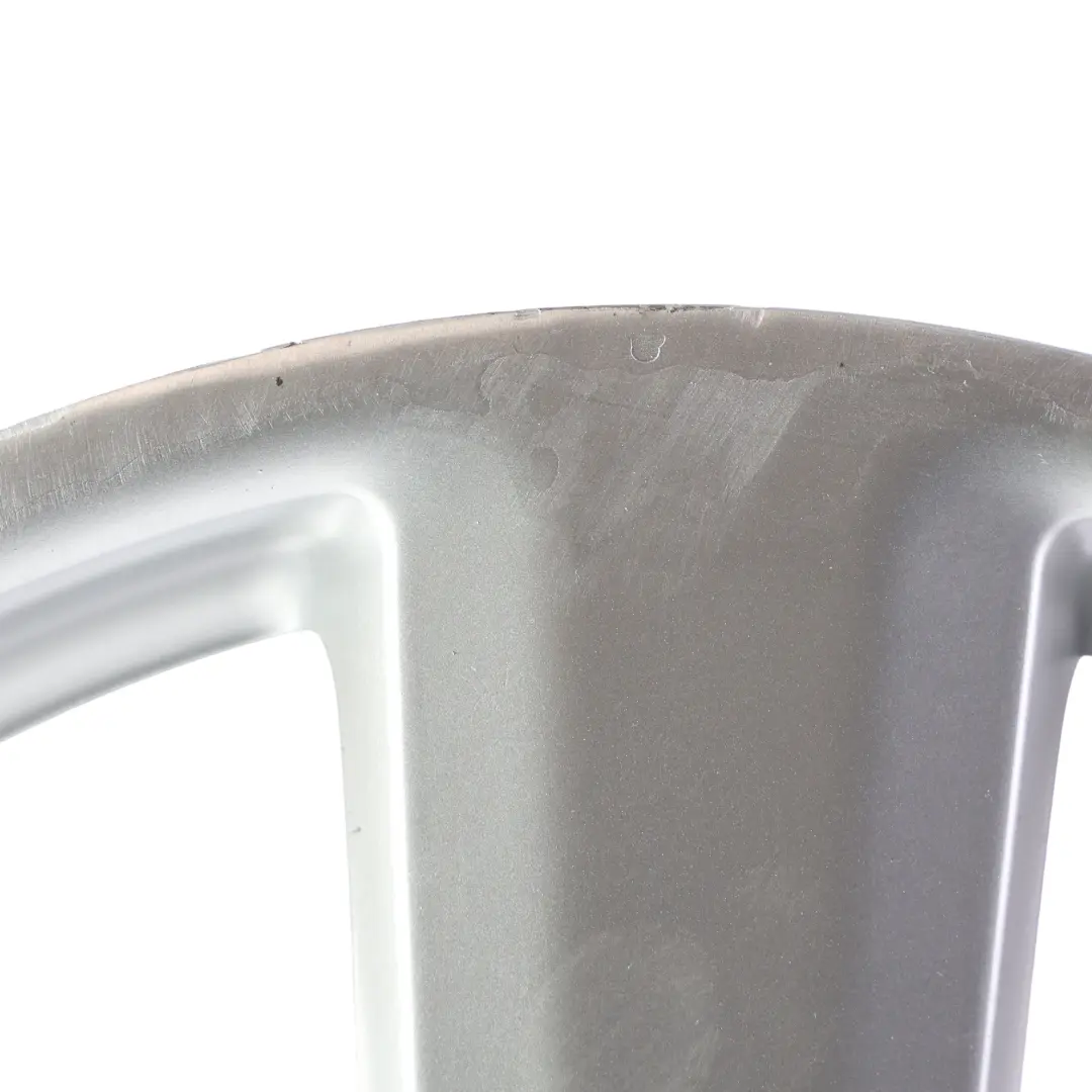 Jante en alliage argenté 18" ET:43 8J pour Audi A4 B7 à propos du numéro de pièce 8E0601025AK Audi A4 B7 Jante en alliage argenté 18" ET:43 8J - SKU 8E0601025AK-1 - Numéro de pièce 8E0601025AK
