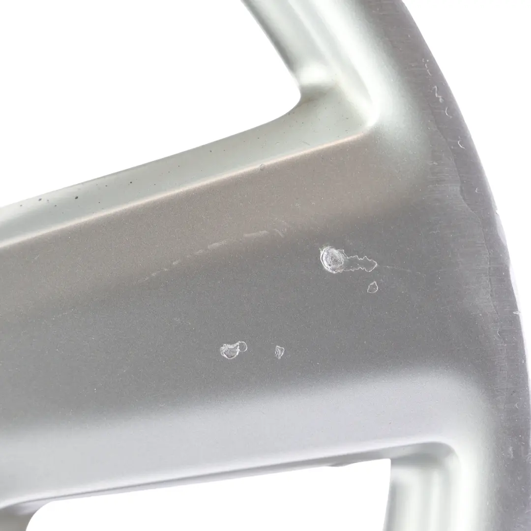 Silberne Leicht Metall Felge 18" ET:43 8J für Audi A4 B7 mit Teilenummer 8E0601025AK Audi A4 B7 Silberne Leicht Metall Felge 18" ET:43 8J - SKU 8E0601025AK-1 - Teilenummer 8E0601025AK