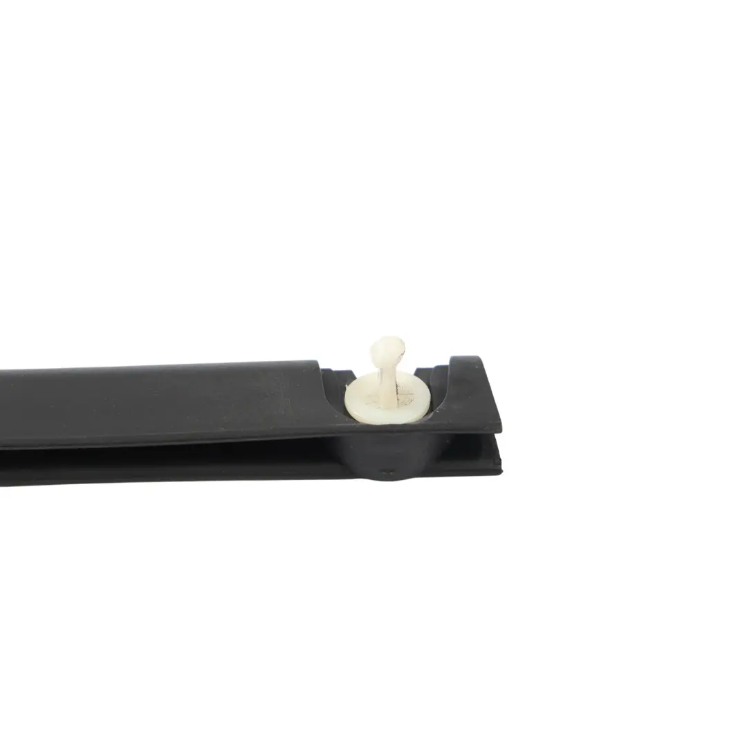 Guarnizione Porta Gomma Posteriore Sinistra per Audi A4 B7 con numero di parte 8E0833345 Audi A4 B7 Guarnizione Porta Gomma Posteriore Sinistra - SKU 8E0833345 - Numero di parte 8E0833345