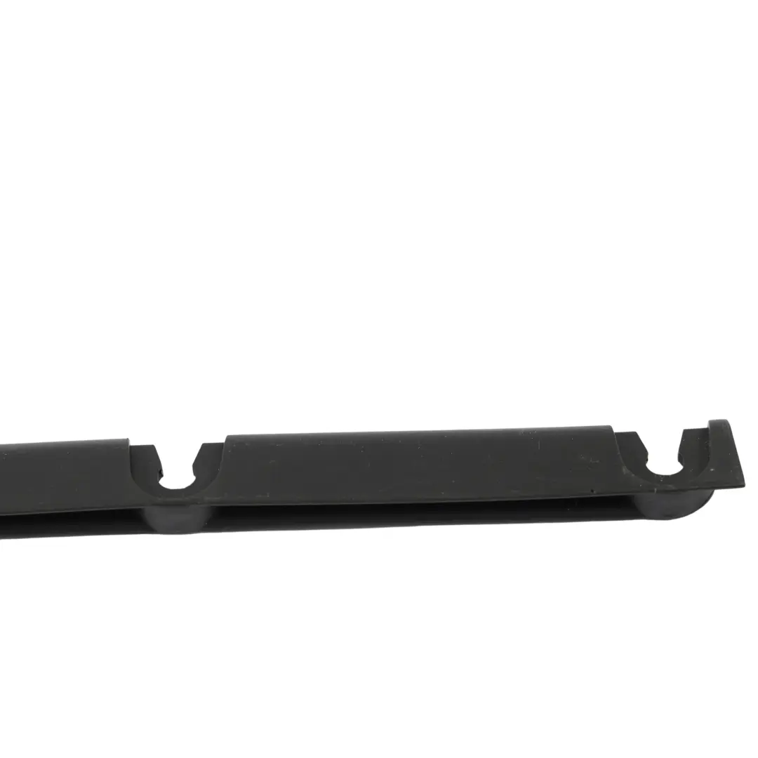 Guida Fissaggio Porta Anteriore Destra per Audi A4 S4 RS4 8E RS4 B7 con numero di parte 8E0833346 Audi A4 S4 RS4 8E RS4 B7 Guida Fissaggio Porta Anteriore Destra - SKU 8E0833346 - Numero di parte 8E0833346