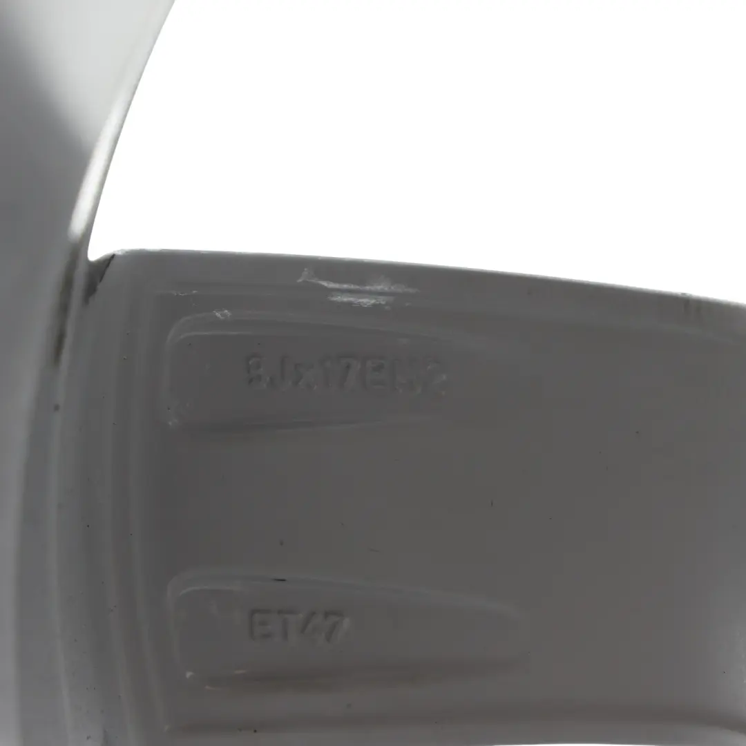 Felga Aluminiowa Srebrna 17" ET:47 8J Star Spoke do Audi TT 8J o numerze 8J0601025C Audi TT 8J Felga Aluminiowa Srebrna 17" ET:47 8J Star Spoke - SKU 8J0601025C-2 - Numer Części 8J0601025C