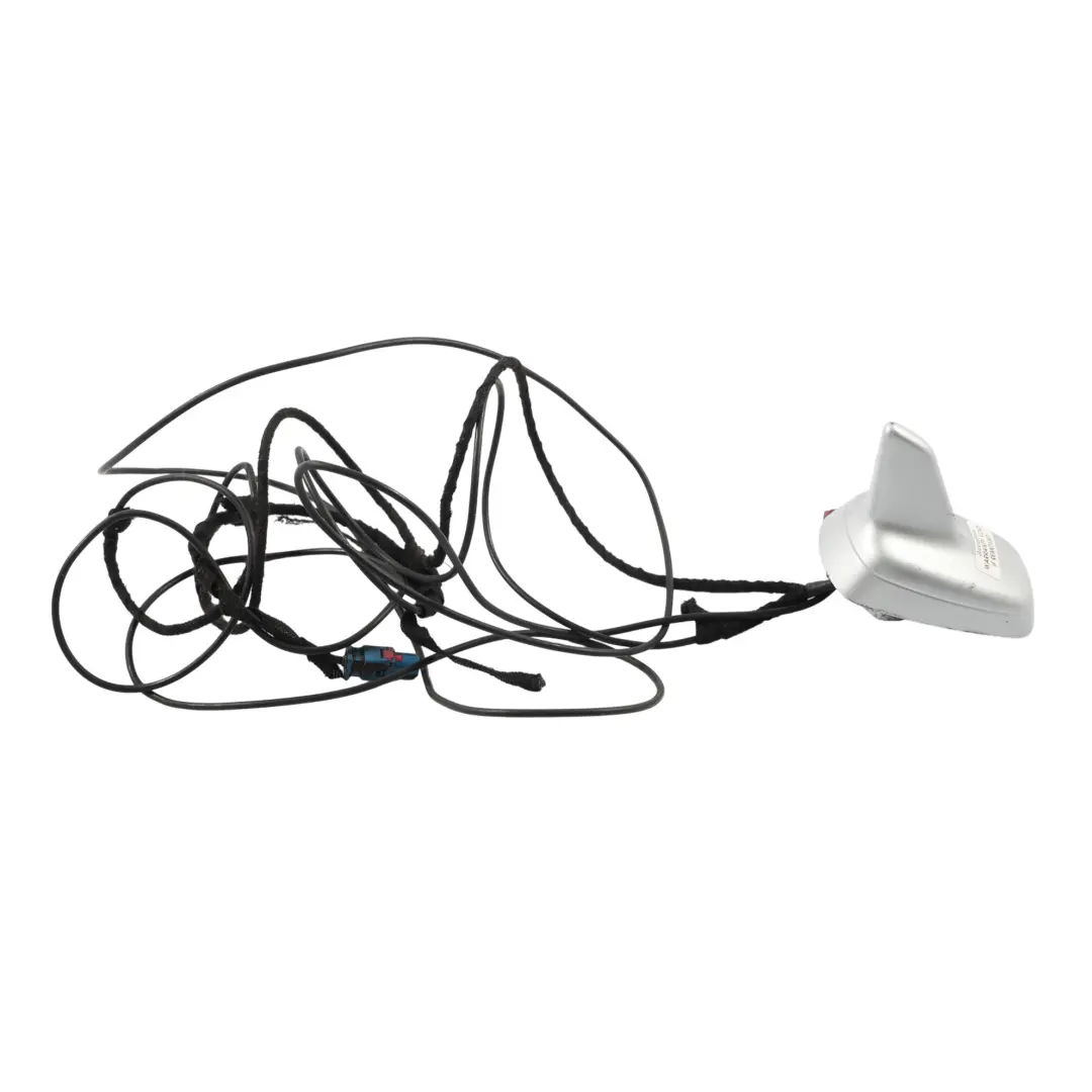 Antena Techo Tiburón Plata Hielo Metalizado X7W para Audi TT 8J con número de pieza 8J8035503F Audi TT 8J Antena Techo Tiburón Plata Hielo Metalizado X7W - SKU 8J8035503F-ICS - Número de pieza 8J8035503F