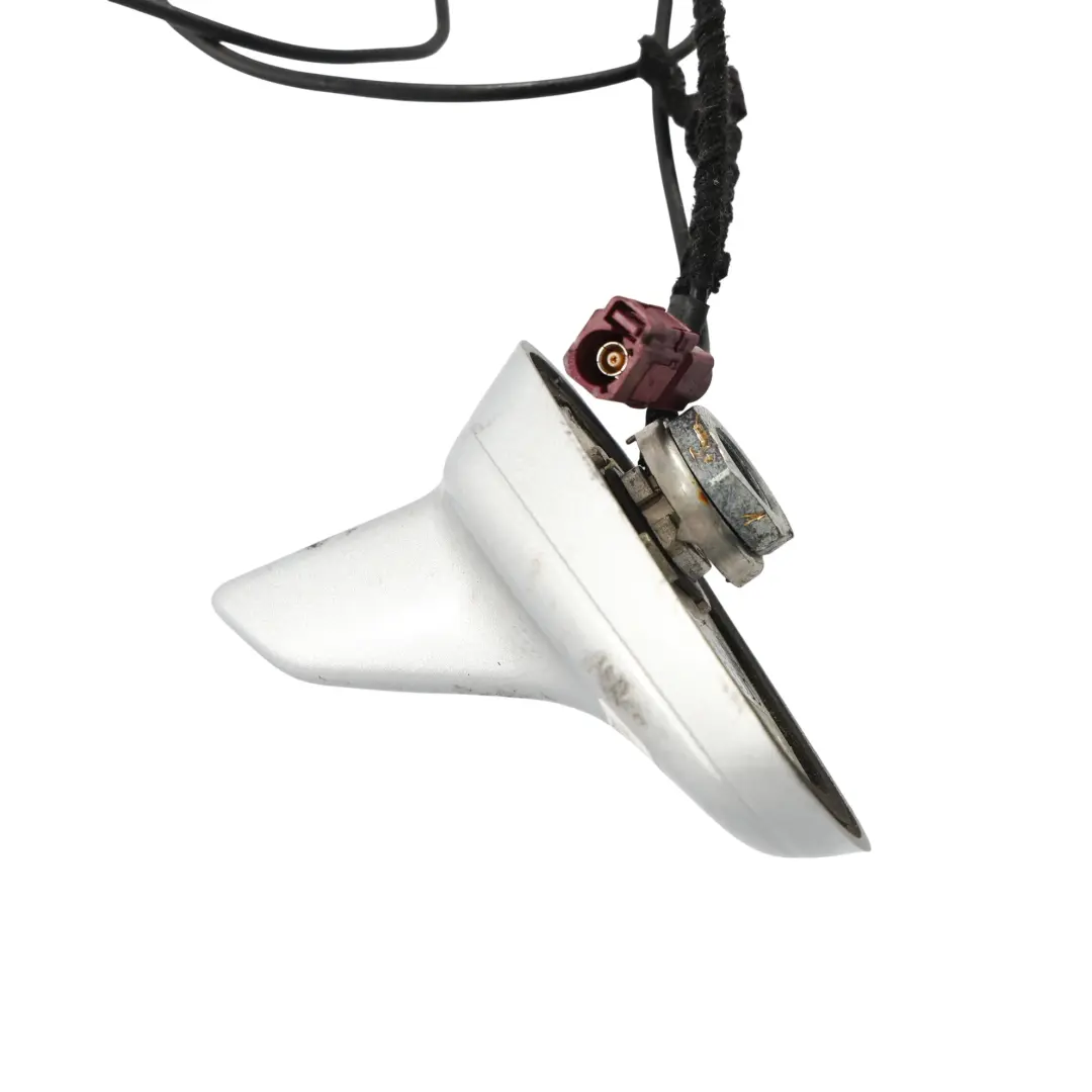 Antenne Toit Requin Argent Glace Métallisé X7W pour Audi TT 8J à propos du numéro de pièce 8J8035503F Audi TT 8J Antenne Toit Requin Argent Glace Métallisé X7W - SKU 8J8035503F-ICS - Numéro de pièce 8J8035503F