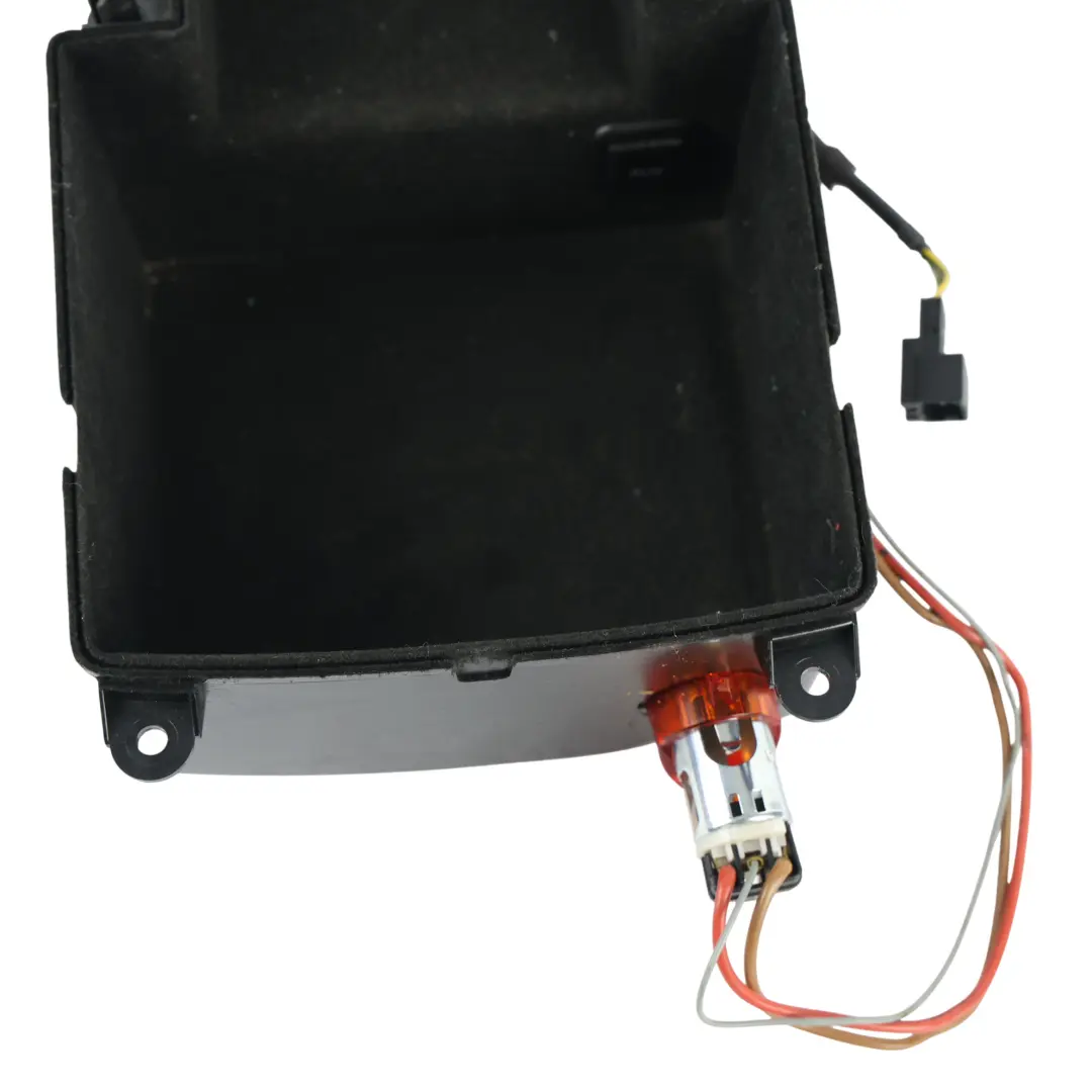 Schowek Konsoli Środkowej do Audi A4 B8 o numerze 8K0864981D Audi A4 B8 Schowek Konsoli Środkowej - SKU 8K0864981D-1 - Numer Części 8K0864981D