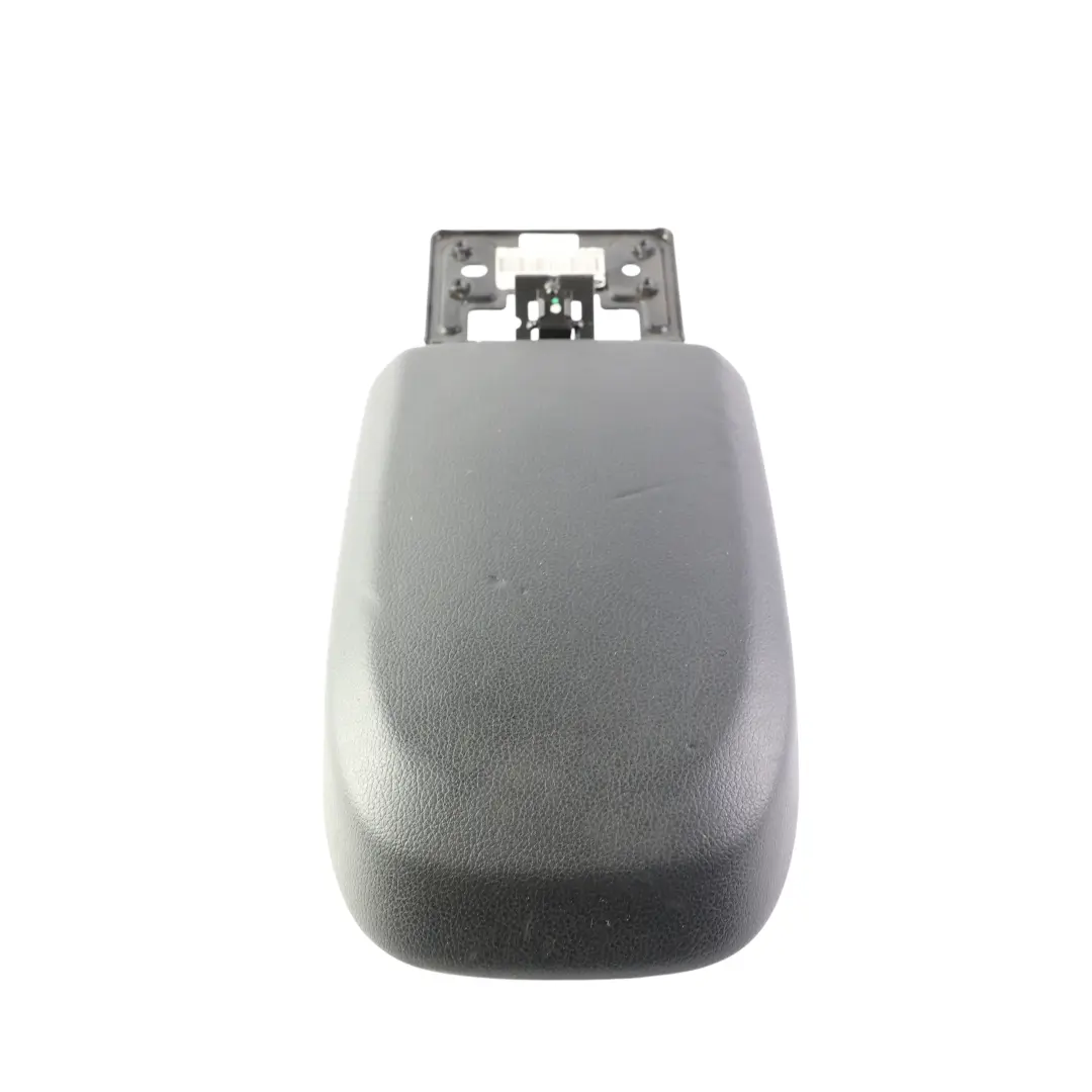 MK2 Consola Central Reposabrazos Negro para Ford Focus con número de pieza 8M51-R045C74-AB Ford Focus MK2 Consola Central Reposabrazos Negro - SKU 8M51-R045C74-AB - Número de pieza 8M51-R045C74-AB