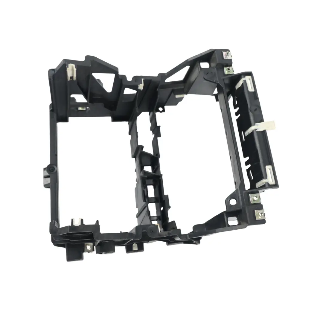Supporto Staffa Base Strumenti Console Centrale per Audi A3 8P con numero di parte 8P0858005D Audi A3 8P Supporto Staffa Base Strumenti Console Centrale - SKU 8P0858005D - Numero di parte 8P0858005D