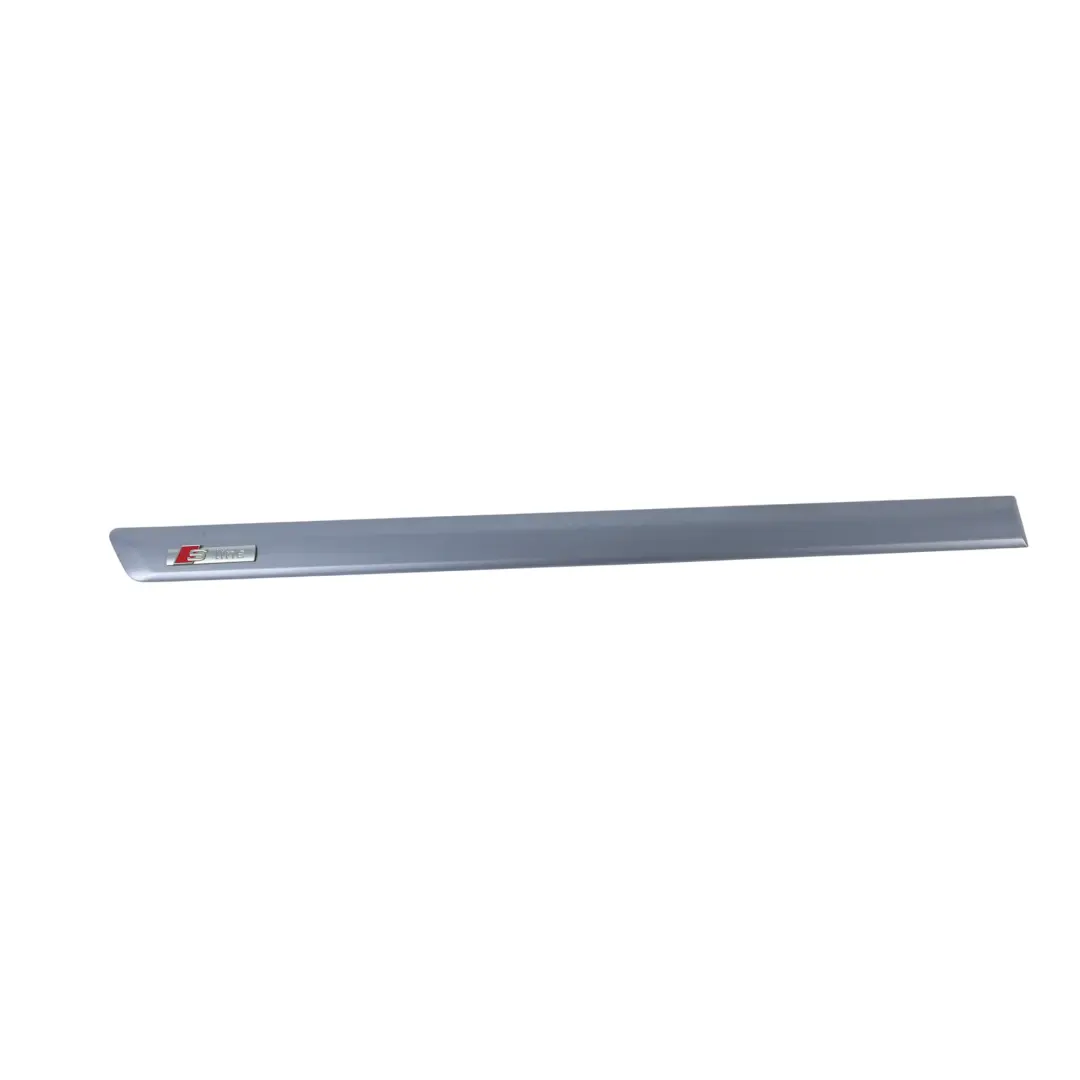 Modanatura Battitacco Porta Posteriore Destra Argento Akoya Y7H per Audi A3 8P con numero di parte 8P4853964A Audi A3 8P Modanatura Battitacco Porta Posteriore Destra Argento Akoya Y7H - SKU 8P4853964A-ASI - Numero di parte 8P4853964A