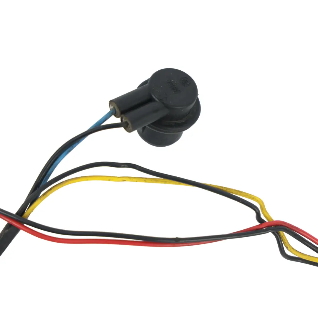 Oprawka Żarówki Lampy Tylnej do Audi Q5 8R o numerze 8R0945221A Audi Q5 8R Oprawka Żarówki Lampy Tylnej - SKU 8R0945221A - Numer Części 8R0945221A