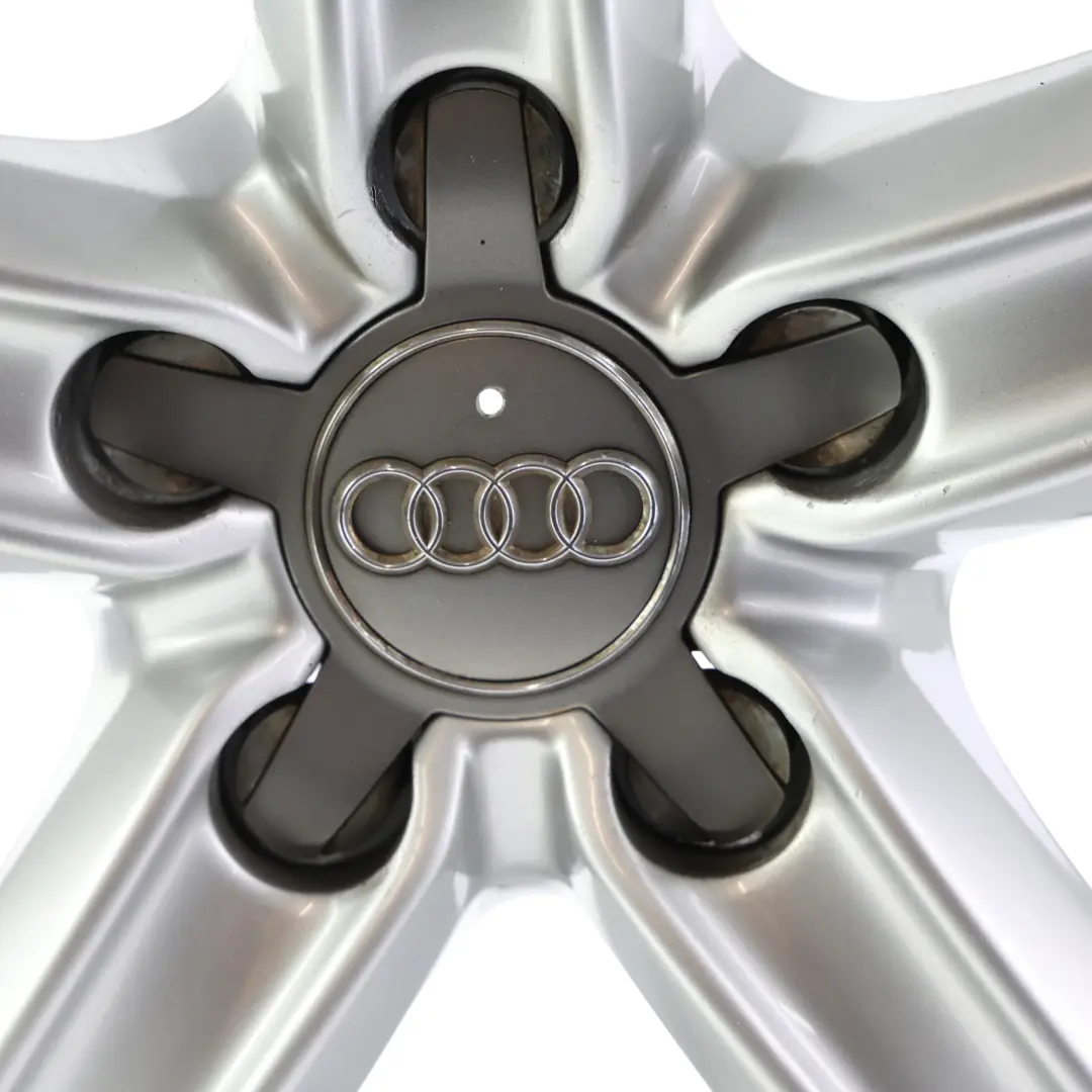 Cerchio In Lega Leggera Argento 17" 7,5J ET:28 per Audi A5 8T con numero di parte 8T0601025BQ Audi A5 8T Cerchio In Lega Leggera Argento 17" 7,5J ET:28 - SKU 8T0601025BQ-2 - Numero di parte 8T0601025BQ