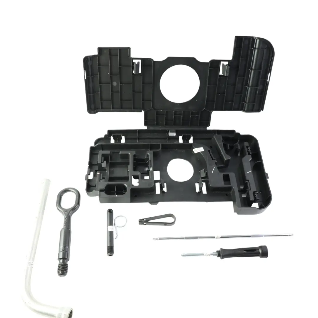 Sportback Zestaw Narzędzi Schowek Bagażnika do Audi A5 8T o numerze 8T8813685A Audi A5 8T Sportback Zestaw Narzędzi Schowek Bagażnika - SKU 8T8813685A - Numer Części 8T8813685A