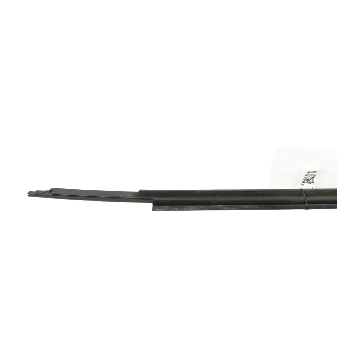 Front Door Window Seal Trim Strip Gloss Black Right O/S to Audi A5 8T with Part number 8T8853284L Audi A5 8T Front Door Window Seal Trim Strip Gloss Black Right O/S - SKU 8T8853284L - Part number 8T8853284L