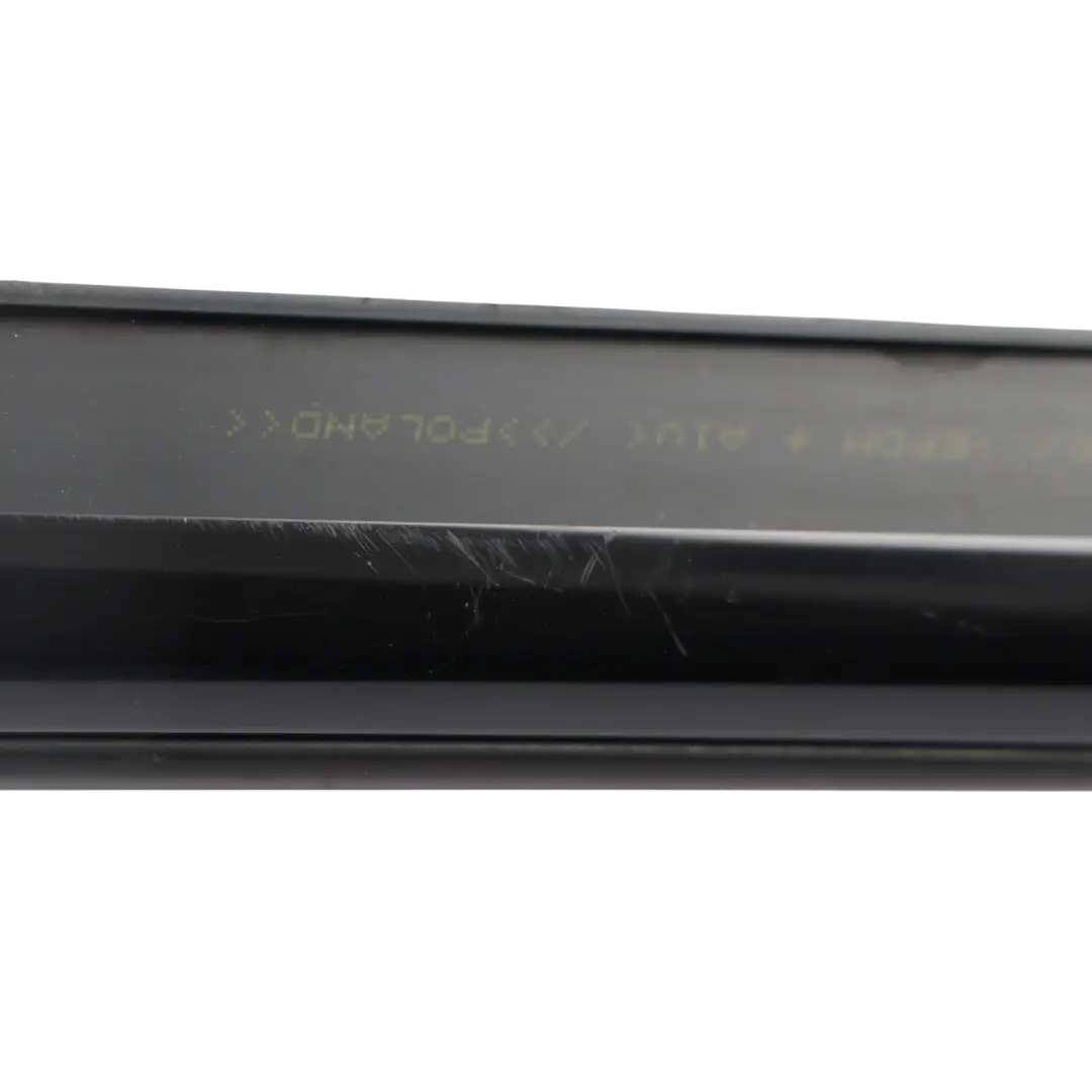 Front Door Window Seal Trim Strip Gloss Black Right O/S to Audi A5 8T with Part number 8T8853284L Audi A5 8T Front Door Window Seal Trim Strip Gloss Black Right O/S - SKU 8T8853284L - Part number 8T8853284L