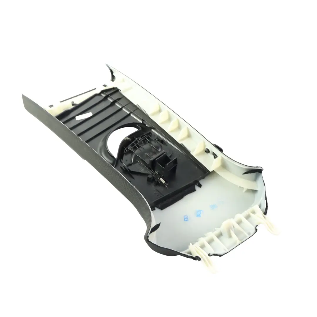 Moldura Cubierta Pilar B Superior Derecho Negro para Audi Q3 8U con número de pieza 8U0867244D Audi Q3 8U Moldura Cubierta Pilar B Superior Derecho Negro - SKU 8U0867244D - Número de pieza 8U0867244D