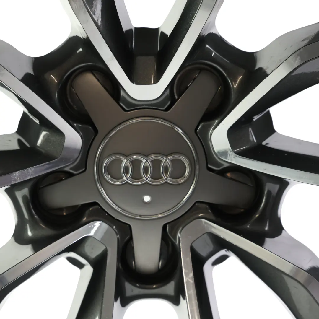 Cerchio In Lega 19" 8J ET:49 Doppi Raggi A Stella per Audi A3 8V con numero di parte 8V0601025AB Audi A3 8V Cerchio In Lega 19" 8J ET:49 Doppi Raggi A Stella - SKU 8V0601025AB-1 - Numero di parte 8V0601025AB