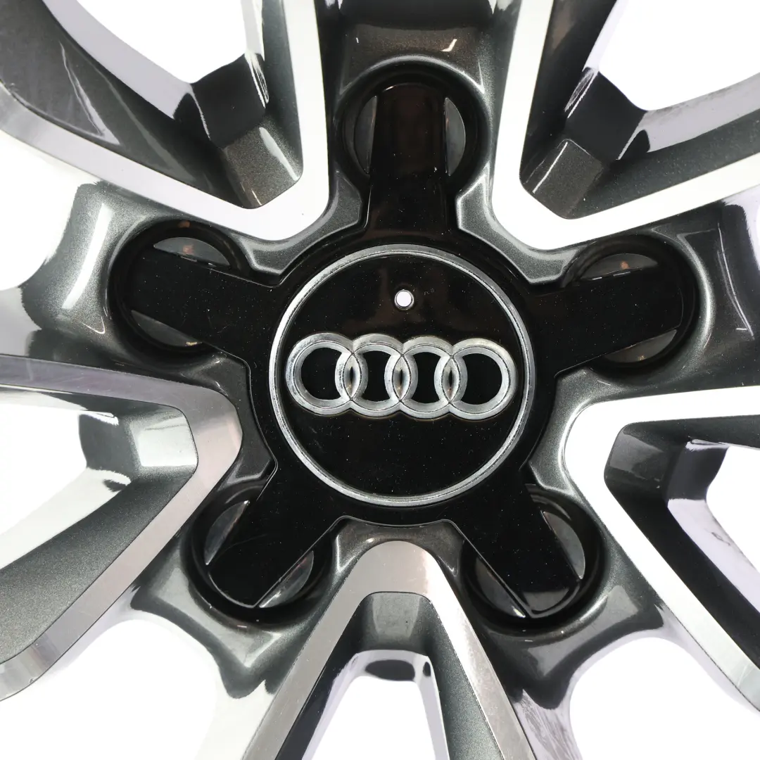 Cerchione Lega Argento 19" 8J ET:49 Doppia Stella per Audi A3 8V con numero di parte 8V0601025AB Audi A3 8V Cerchione Lega Argento 19" 8J ET:49 Doppia Stella - SKU 8V0601025AB-3 - Numero di parte 8V0601025AB