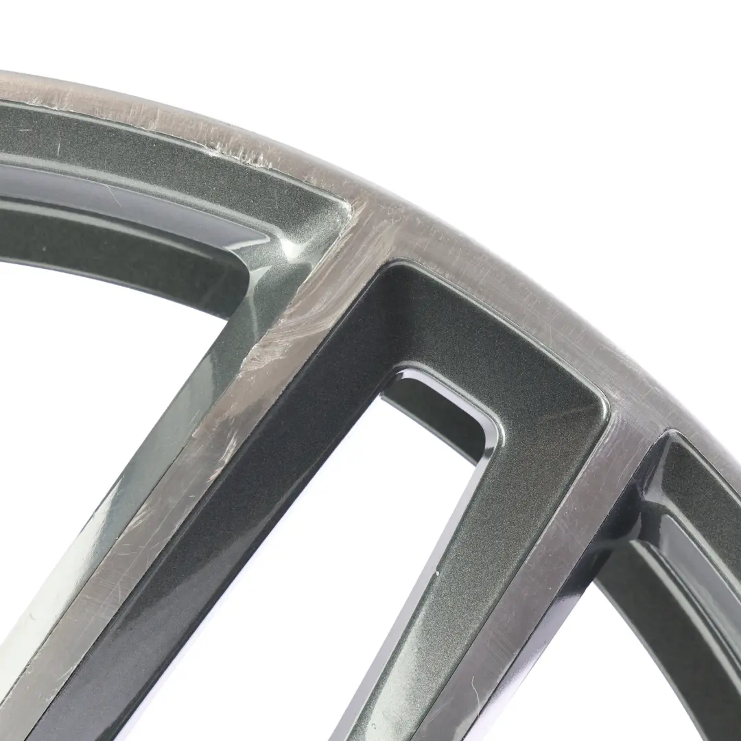 Felga Aluminiowa Srebrna 19" 8J ET:49 do Audi A3 8V o numerze 8V0601025AB Audi A3 8V Felga Aluminiowa Srebrna 19" 8J ET:49 - SKU 8V0601025AB-3 - Numer Części 8V0601025AB