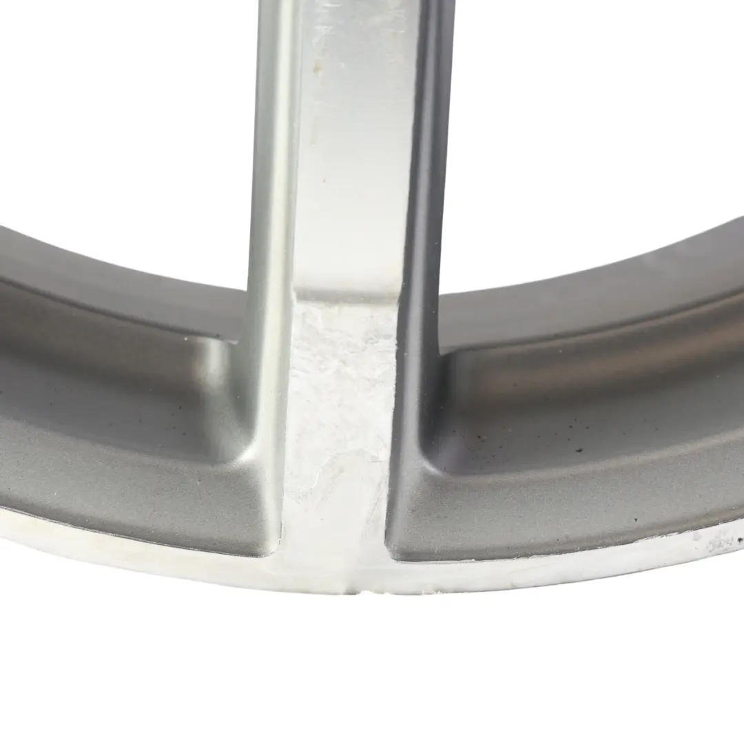 Jante Alliage Argent 18" 7.5J ET:51 pour Audi A3 S3 8V à propos du numéro de pièce 8V0601025AM Audi A3 S3 8V Jante Alliage Argent 18" 7.5J ET:51 - SKU 8V0601025AM-1 - Numéro de pièce 8V0601025AM