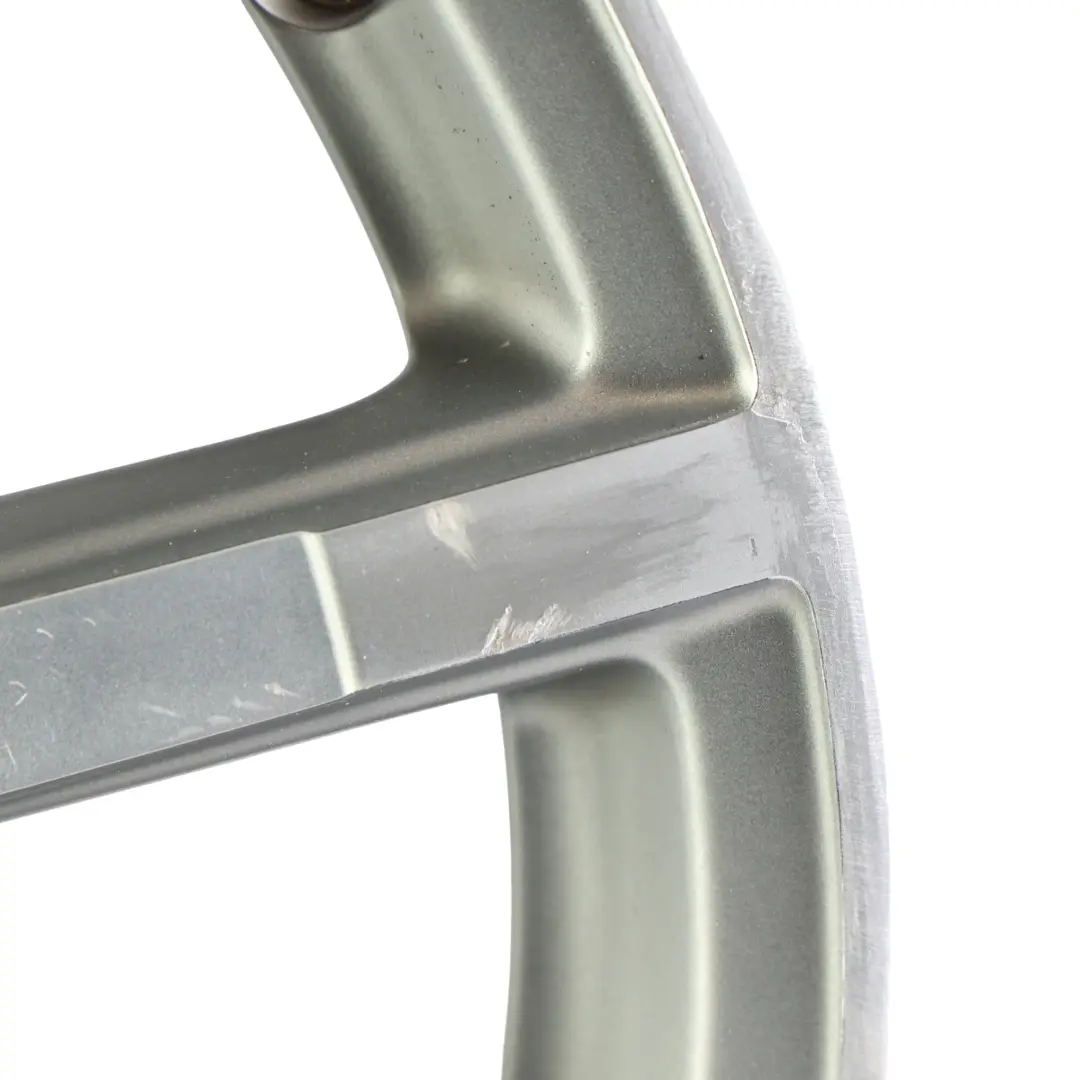 Felga Aluminiowa Srebrna 18" 7.5J ET:51 do Audi A3 S3 8V o numerze 8V0601025AM Audi A3 S3 8V Felga Aluminiowa Srebrna 18" 7.5J ET:51 - SKU 8V0601025AM-1 - Numer Części 8V0601025AM