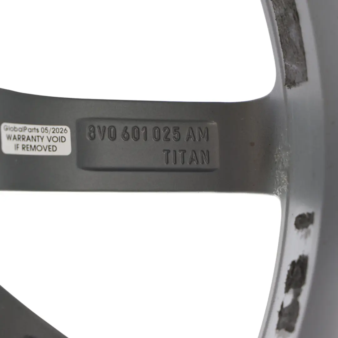 Felga Aluminiowa Srebrna 18" 7.5J ET:51 do Audi A3 S3 8V o numerze 8V0601025AM Audi A3 S3 8V Felga Aluminiowa Srebrna 18" 7.5J ET:51 - SKU 8V0601025AM-2 - Numer Części 8V0601025AM