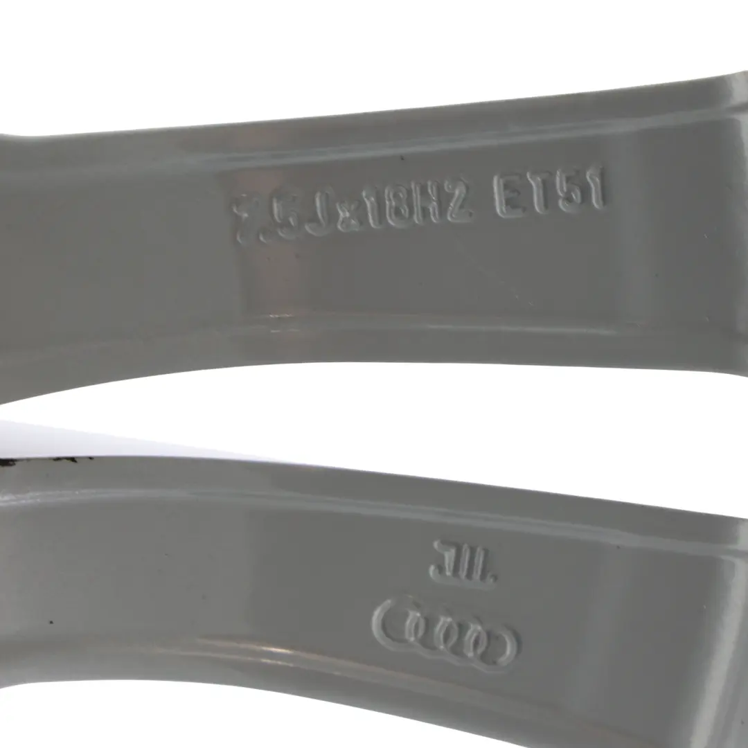 Jante Alliage Argent 18" 7.5J ET:51 pour Audi A3 8V à propos du numéro de pièce 8V0601025BL Audi A3 8V Jante Alliage Argent 18" 7.5J ET:51 - SKU 8V0601025BL-1 - Numéro de pièce 8V0601025BL