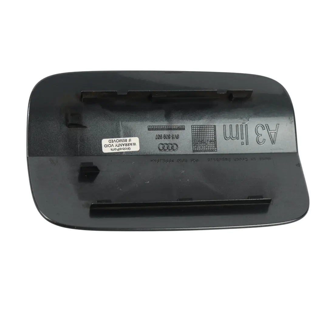 Sportello Tappo Carburante Grigio Daytona Perlato Z7S per Audi A3 8V con numero di parte 8V5809907 Audi A3 8V Sportello Tappo Carburante Grigio Daytona Perlato Z7S - SKU 8V5809907-DGR - Numero di parte 8V5809907