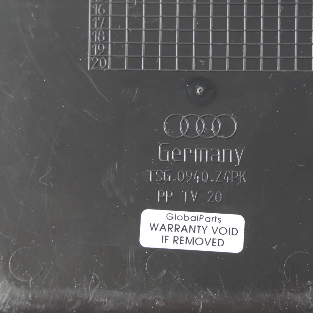 Vassoio Vano Bagagliaio Sinistra per Audi A3 S3 8V con numero di parte 8V5868677 Audi A3 S3 8V Vassoio Vano Bagagliaio Sinistra - SKU 8V5868677 - Numero di parte 8V5868677