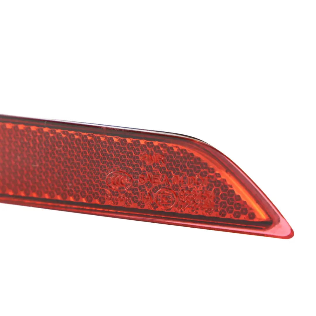 Réflecteur Pare-Chocs Arrière Droit pour Audi A3 S3 8V à propos du numéro de pièce 8V5945106B Audi A3 S3 8V Réflecteur Pare-Chocs Arrière Droit - SKU 8V5945106B - Numéro de pièce 8V5945106B