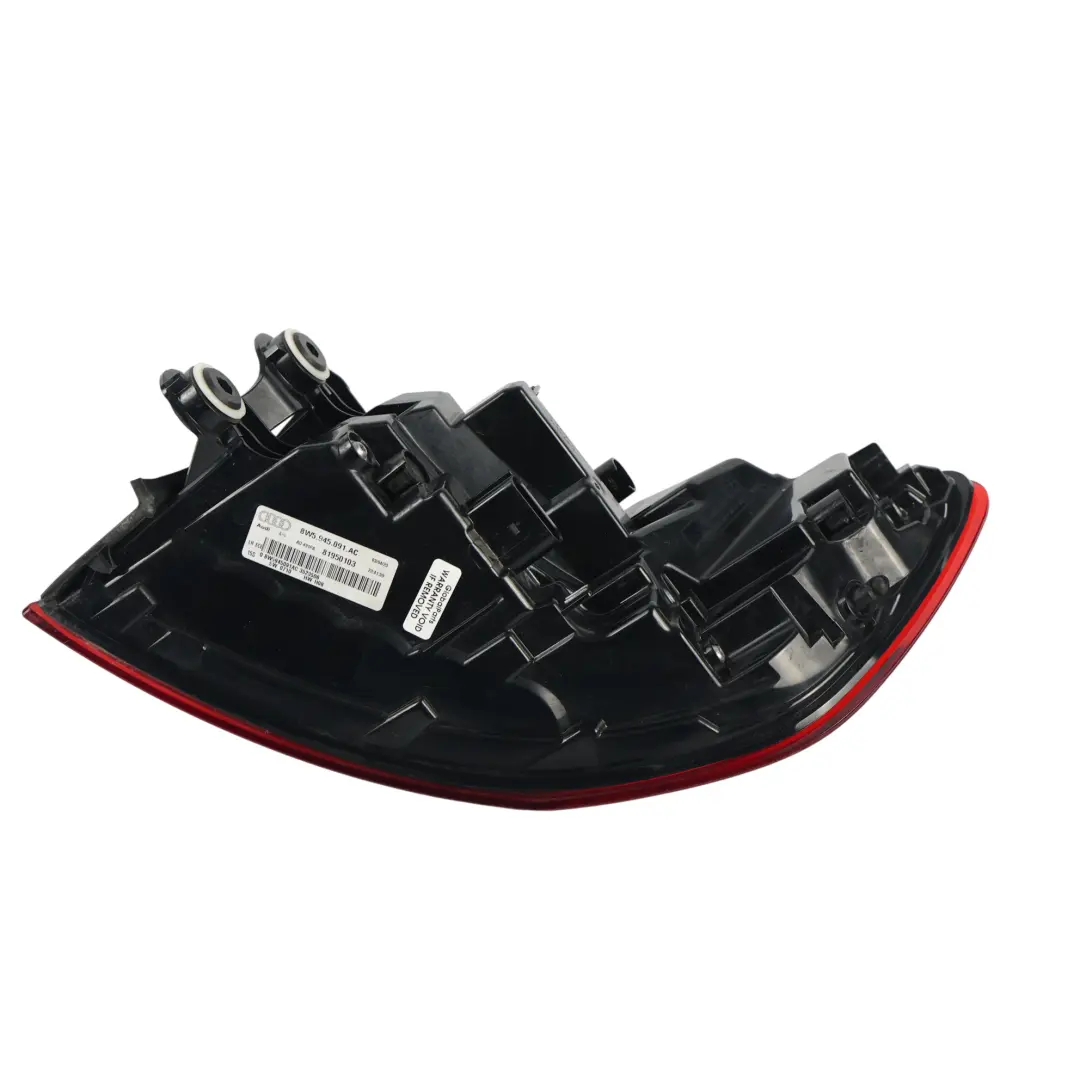 Audi A4 B9 Sedán Luz Piloto Trasero Exterior Izquierdo - SKU 8W5945091AC - Número de pieza 8W5945091AC
