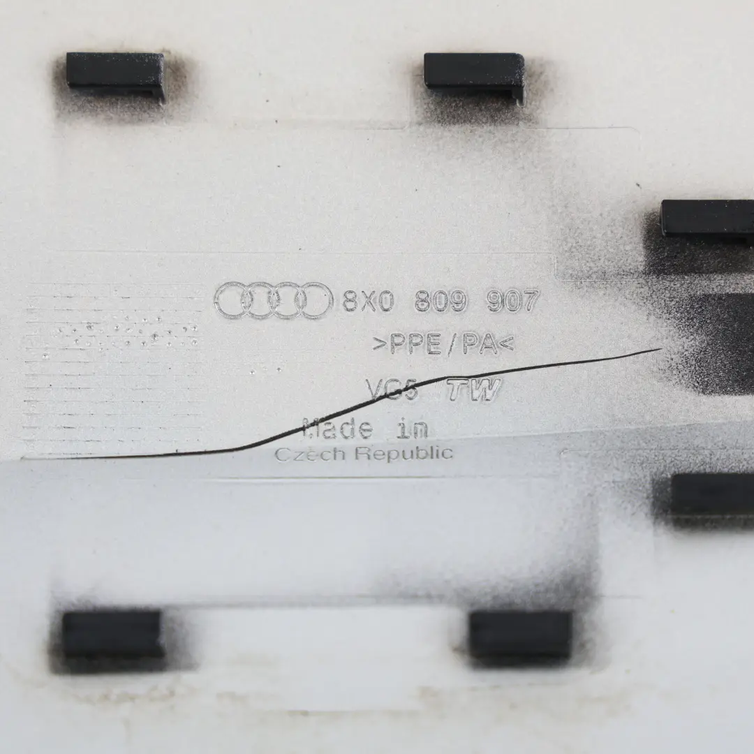 Audi A1 8X Trappe Bouchon Réservoir Carburant Argent Glace Métal X7W - SKU 8X0809907-ICS - Numéro de pièce 8X0809907
