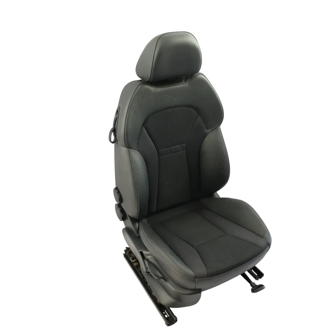 Portes Siège Sport Avant Droit Intérieur Demi Cuir Soul Silver pour Audi A1 8X 3 à propos du numéro de pièce 8X0881806AB Audi A1 8X 3 Portes Siège Sport Avant Droit Intérieur Demi Cuir Soul Silver - SKU 8X0881806AB-2 - Numéro de pièce 8X0881806AB