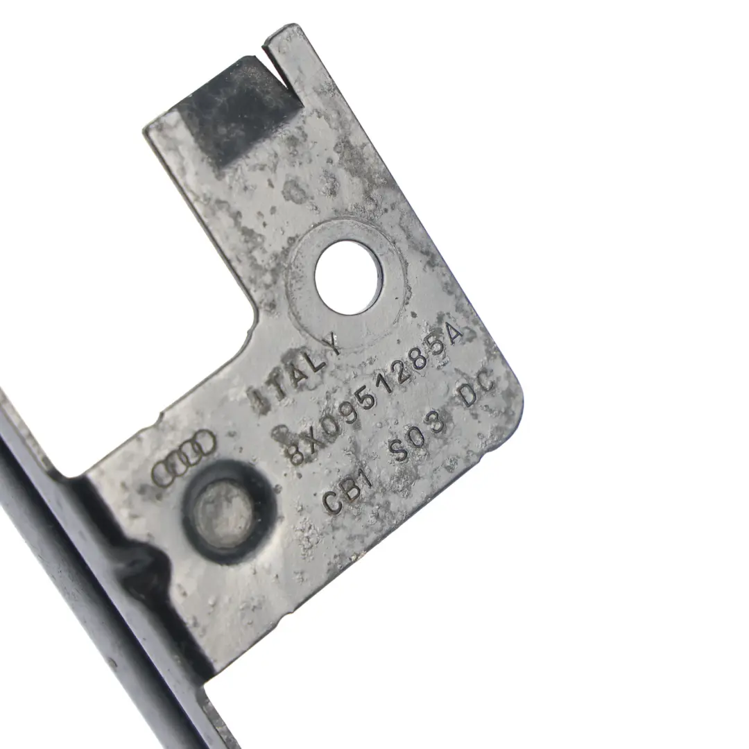 Support Fixation Sirène Électronique Alarme Anti-Vol pour Audi A1 8X à propos du numéro de pièce 8X0951285A Audi A1 8X Support Fixation Sirène Électronique Alarme Anti-Vol - SKU 8X0951285A - Numéro de pièce 8X0951285A