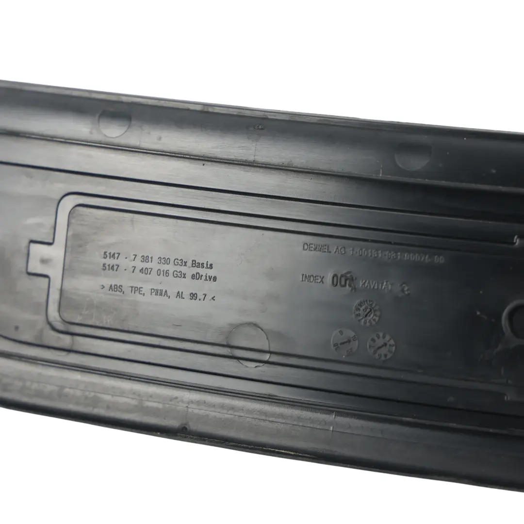 Batticalcagno Posteriore Destro Trim -M- per BMW G30 con numero di parte 9447022 BMW G30 Batticalcagno Posteriore Destro Trim -M- - SKU 9447022 - Numero di parte 9447022