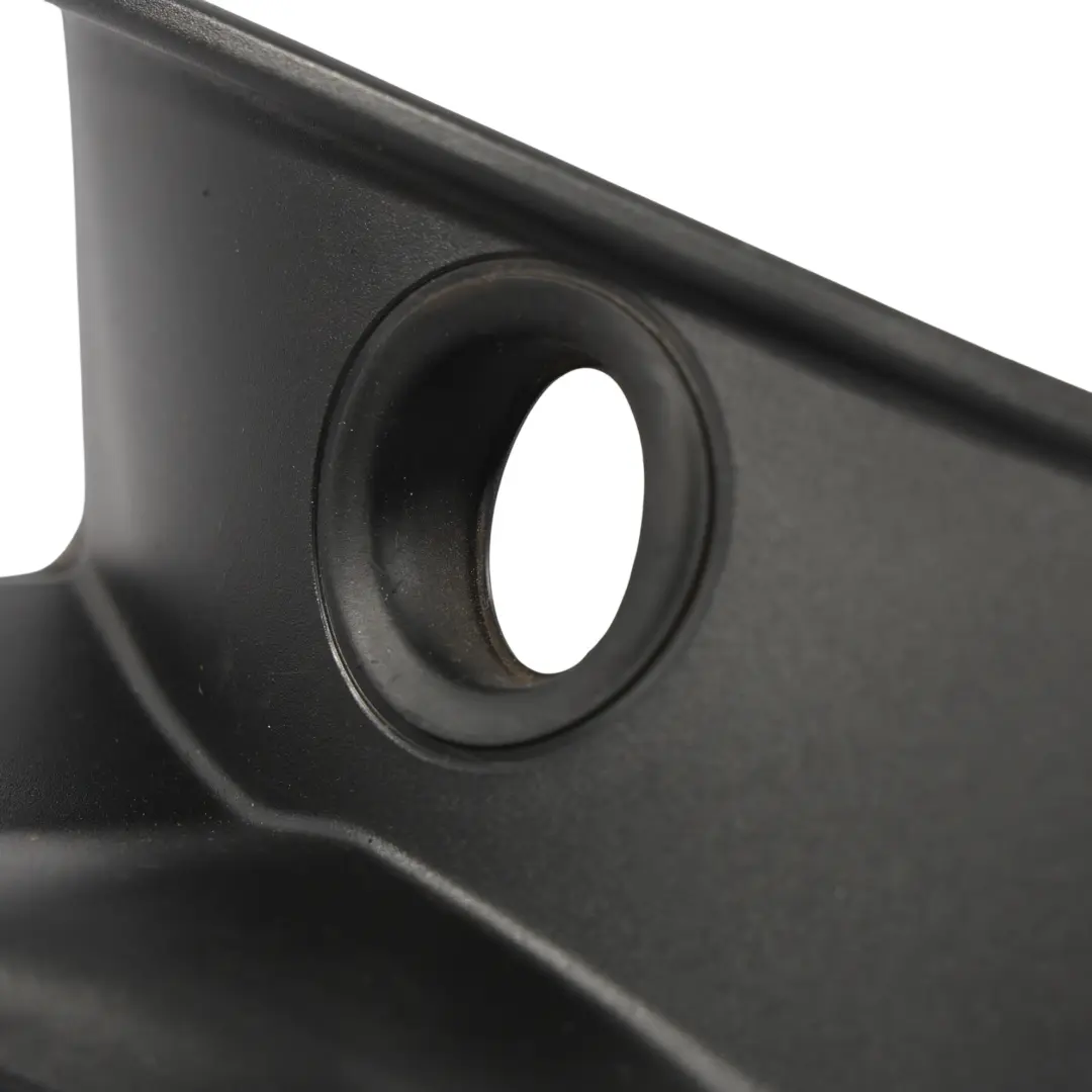 Moldura Canal Canalón Portón Trasero Izquierdo para BMW X1 iX1 U11 con número de pieza 9448829 BMW X1 iX1 U11 Moldura Canal Canalón Portón Trasero Izquierdo - SKU 9448829 - Número de pieza 9448829