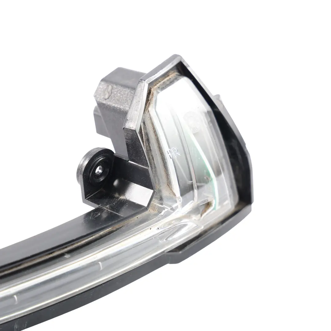 Répéteur Clignotant Feu Indicateur Droit pour Porsche Cayenne S 92A à propos du numéro de pièce 95863110230 Porsche Cayenne S 92A Répéteur Clignotant Feu Indicateur Droit - SKU 95863110230 - Numéro de pièce 95863110230