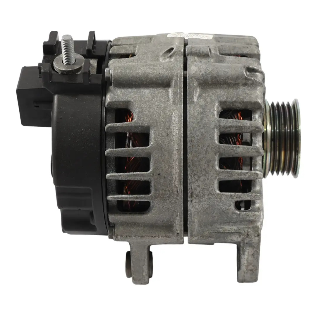 Alternatore Generatore 200A 14V per Mercedes W213 con numero di parte A0009063003 Mercedes W213 Alternatore Generatore 200A 14V - SKU A0009063003 - Numero di parte A0009063003