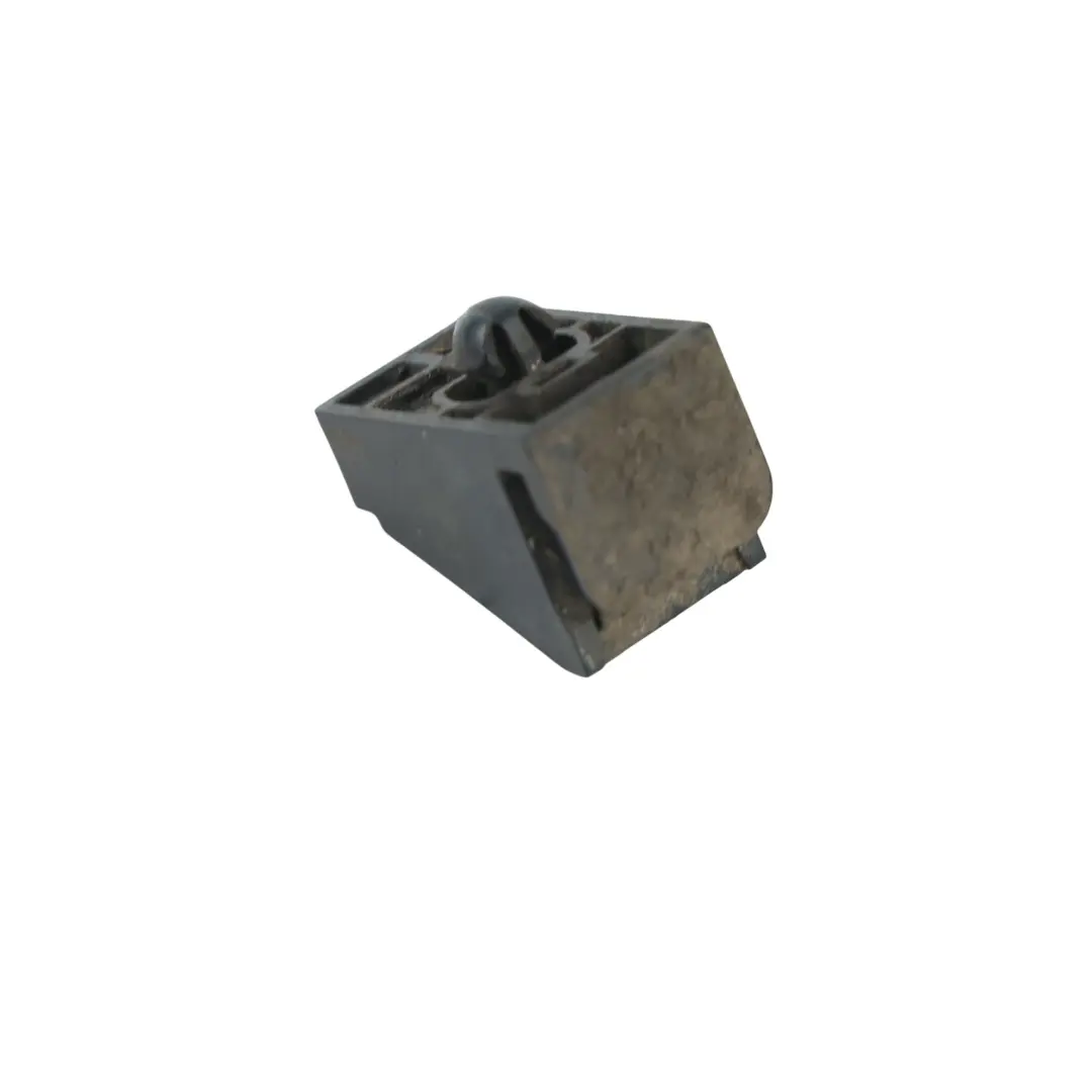 Clip Soporte Fijación Guardabarros Delantero Derecho para Mercedes W205 con número de pieza A0019917871 Mercedes W205 Clip Soporte Fijación Guardabarros Delantero Derecho - SKU A0019917871 - Número de pieza A0019917871