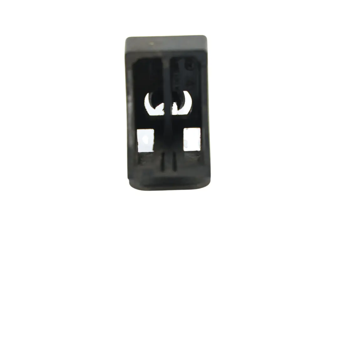 Clip Staffa Fissaggio Parafango Anteriore Destro per Mercedes W205 con numero di parte A0019917871 Mercedes W205 Clip Staffa Fissaggio Parafango Anteriore Destro - SKU A0019917871 - Numero di parte A0019917871