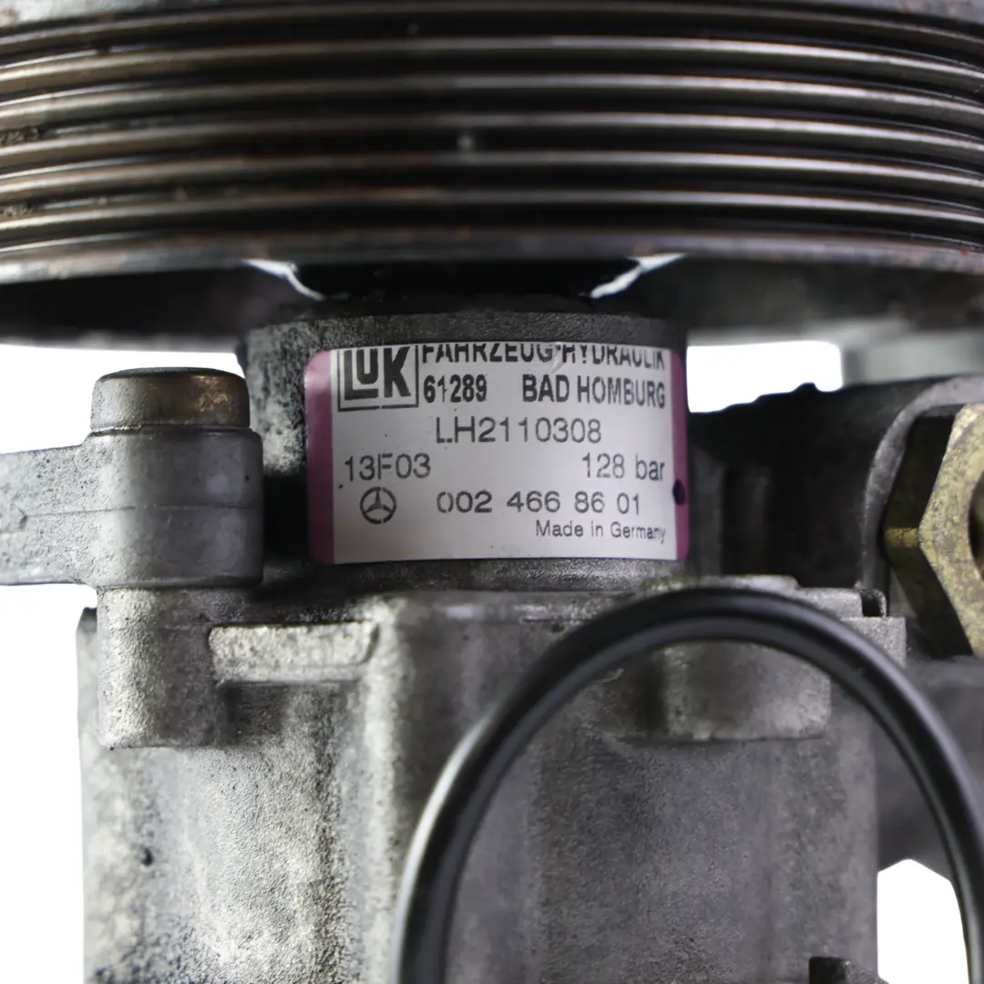 Mercedes W164 R171 W203 C209 C219 W639 W251 Pompe Direction Assistée - SKU A0024668601 - Numéro de pièce A0024668601
