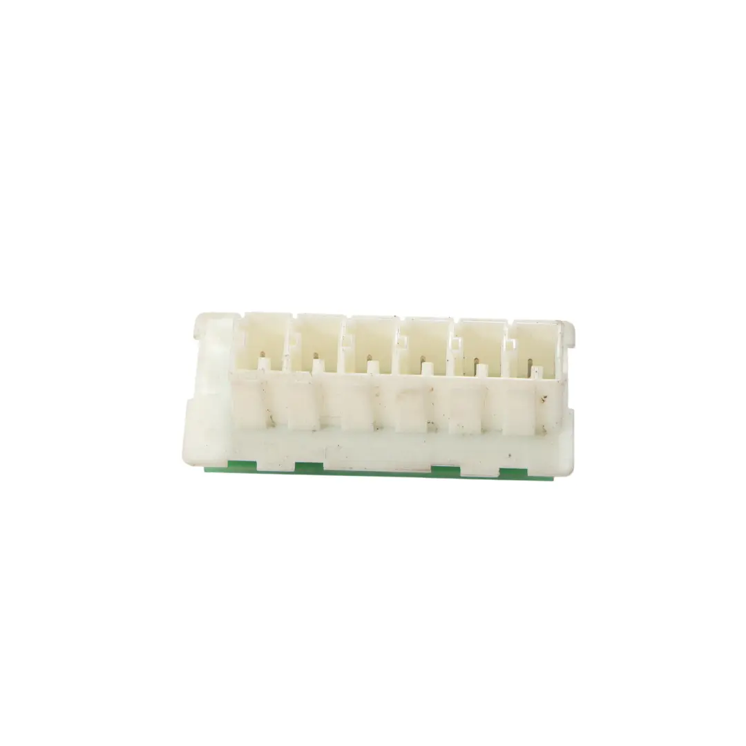 Energie Verteiler Stecker Modul für Mercedes W447 mit Teilenummer A0055461340 Mercedes W447 Energie Verteiler Stecker Modul - SKU A0055461340 - Teilenummer A0055461340