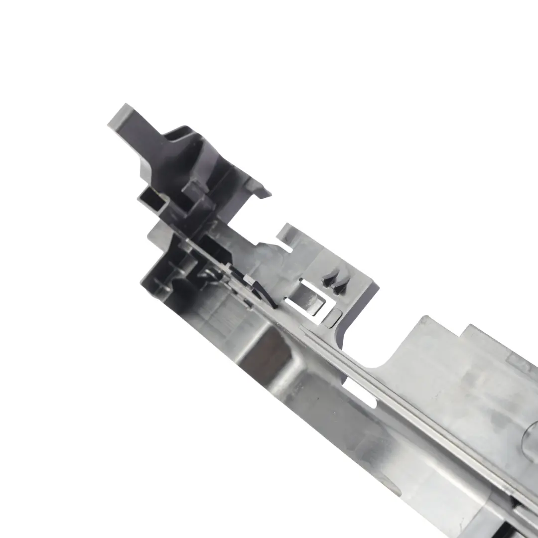 Mocowanie Uchwyt Chłodnicy Lewy do Mercedes W205 o numerze A0995042118 Mercedes W205 Mocowanie Uchwyt Chłodnicy Lewy - SKU A0995042118 - Numer Części A0995042118