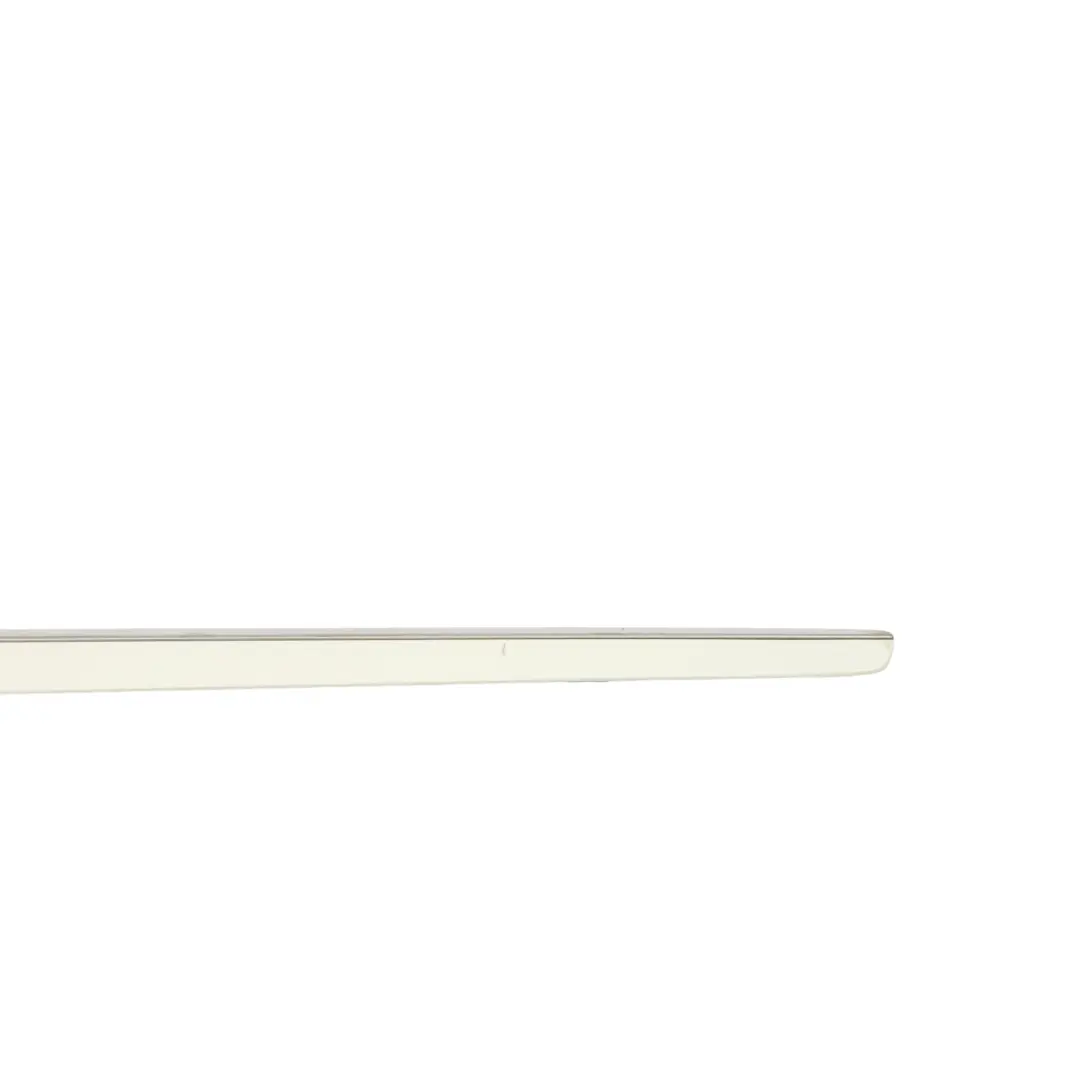 Listwa Drzwi Przednia Prawa Diamond White Biały - 799 do Mercedes ML W164 o numerze A1646905262 Mercedes ML W164 Listwa Drzwi Przednia Prawa Diamond White Biały - 799 - SKU A1646905262-DWM - Numer Części A1646905262