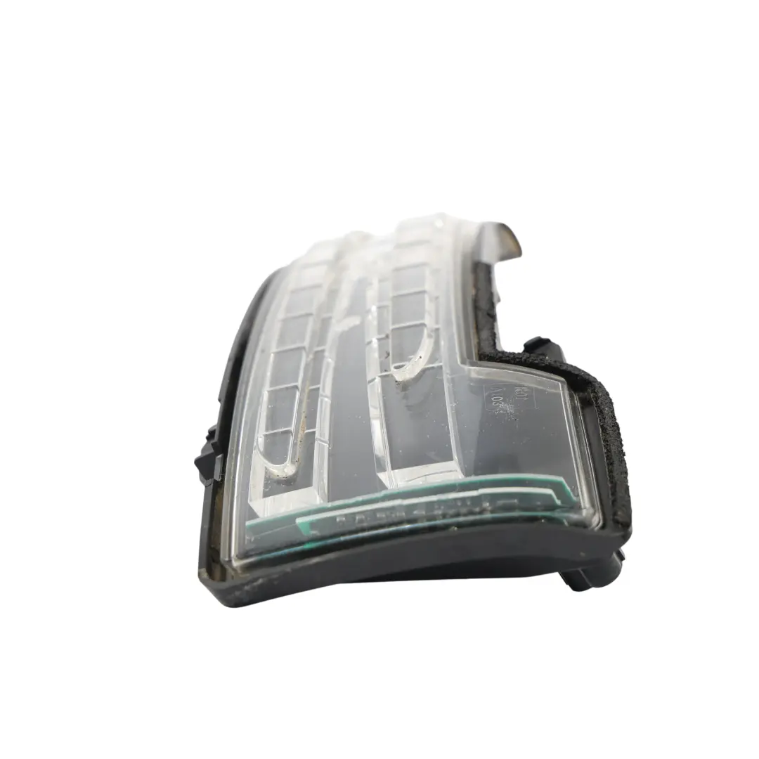Tapa Carcasa Retrovisor Luz Intermitente Derecho para Mercedes W166 con número de pieza A1668200221 Mercedes W166 Tapa Carcasa Retrovisor Luz Intermitente Derecho - SKU A1668200221 - Número de pieza A1668200221