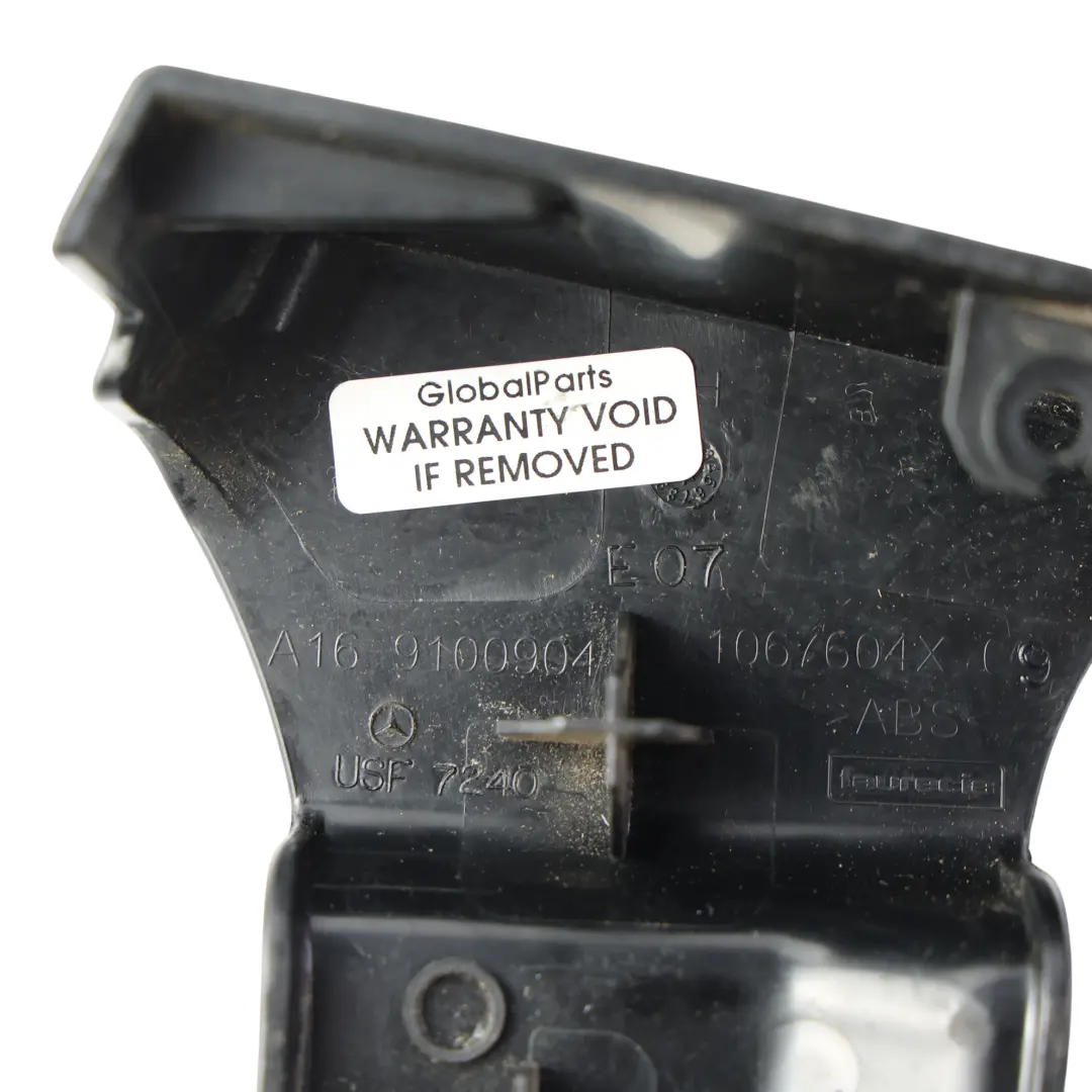 Zewnętrzna Osłona Przedniego Fotela Prawa do Mercedes W166 o numerze A1669100904 Mercedes W166 Zewnętrzna Osłona Przedniego Fotela Prawa - SKU A1669100904 - Numer Części A1669100904