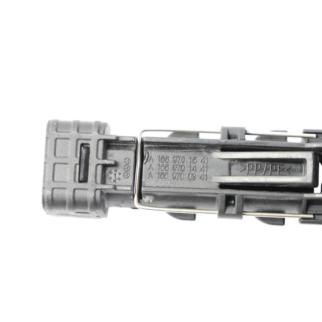 Guida Poggiatesta Anteriore Sinistro Destro Nero per Mercedes W166 con numero di parte A1669700841 Mercedes W166 Guida Poggiatesta Anteriore Sinistro Destro Nero - SKU A1669700841 - Numero di parte A1669700841