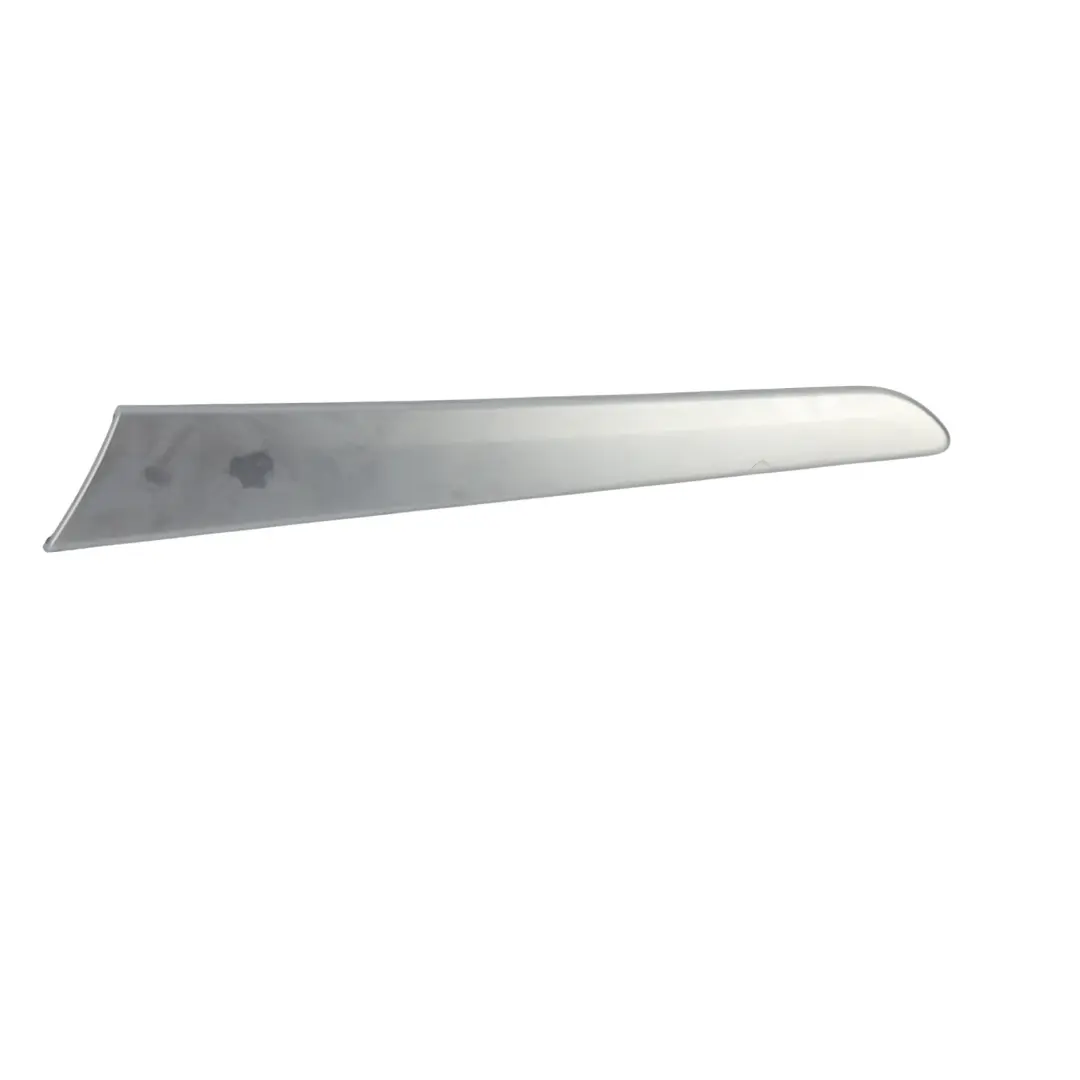 Moldura Panel Puerta Trasera Izquierda para Mercedes W245 con número de pieza A1697370582 Mercedes W245 Moldura Panel Puerta Trasera Izquierda - SKU A1697370582 - Número de pieza A1697370582