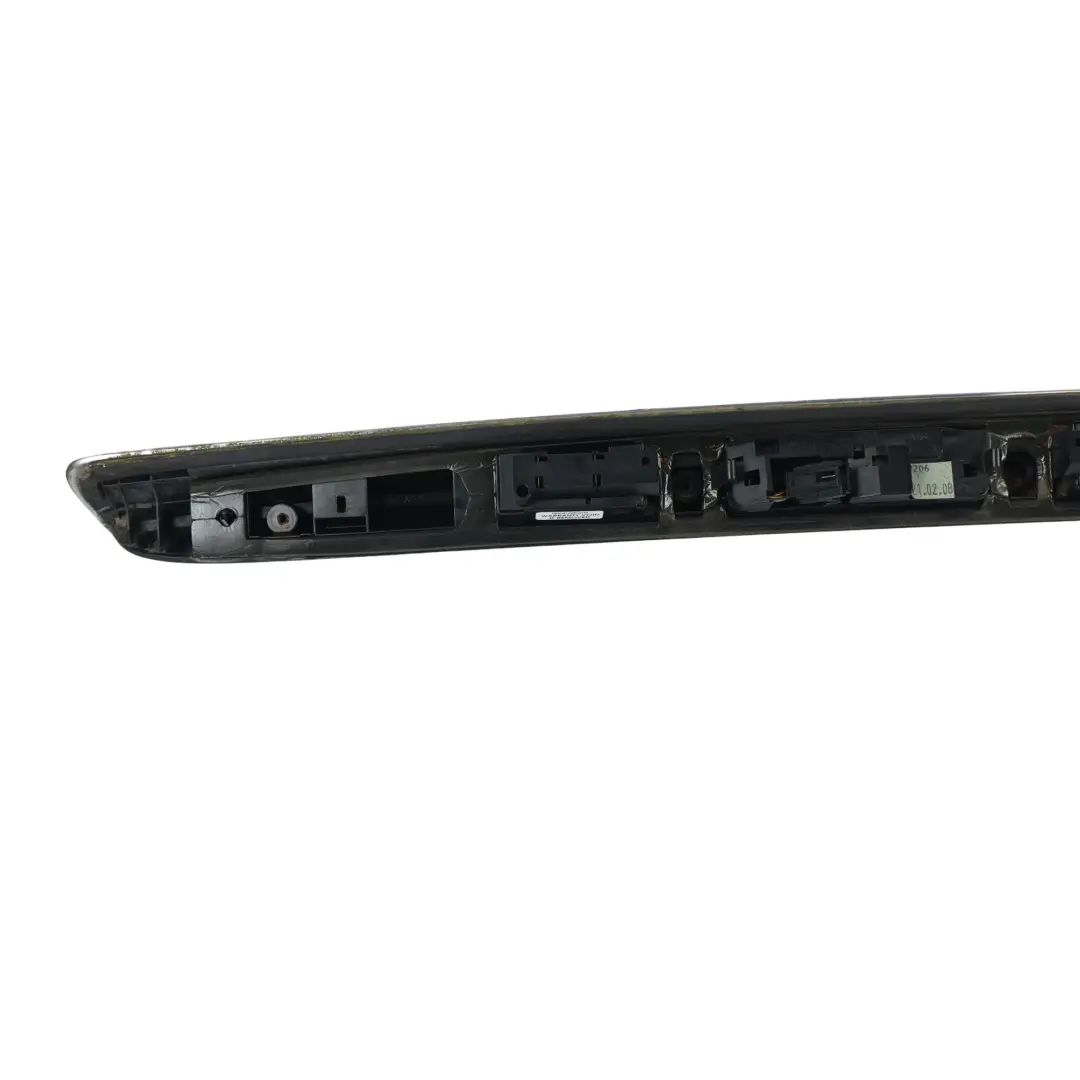 Klampka Uchwyt Klapy Bagażnika Chromowany do Mercedes W245 o numerze A1697402093 Mercedes W245 Klampka Uchwyt Klapy Bagażnika Chromowany - SKU A1697402093-2 - Numer Części A1697402093