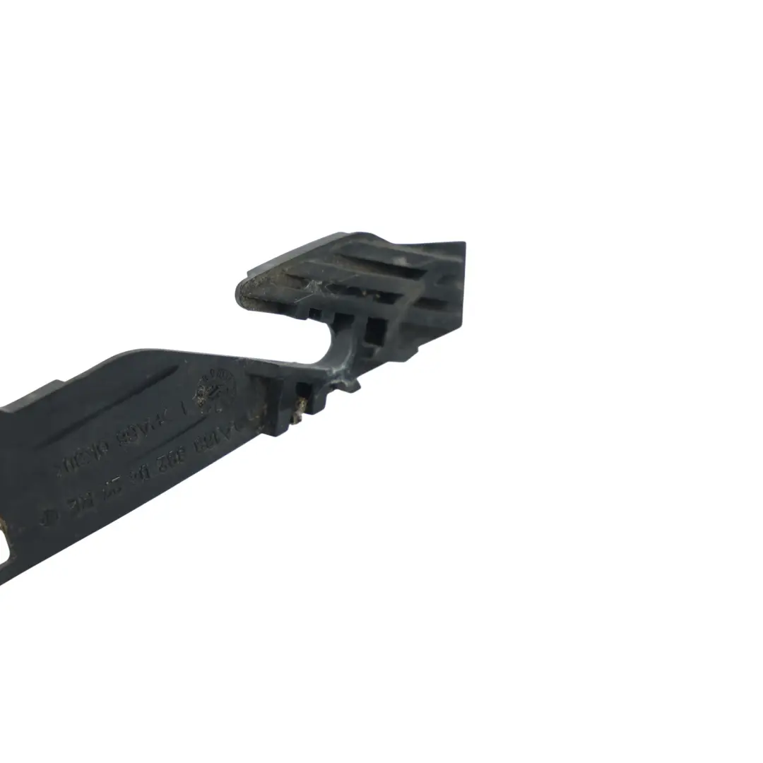 Supporto Staffa Paraurti Anteriore Destro per Mercedes W245 con numero di parte A1698820427 Mercedes W245 Supporto Staffa Paraurti Anteriore Destro - SKU A1698820427 - Numero di parte A1698820427